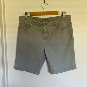 Izod Grey‎ Denim Shorts, 10